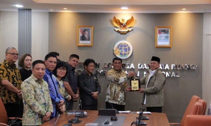 Menteri ATR/BPN serahkan persetujuan substansi RTRW Sulut