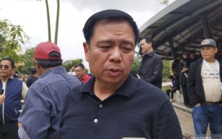 Komisi V DPR menegaskan tidak pernah meminta toko ritel modern ditutup
