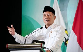 Menkop menegaskan keberadaan ritel modern di desa perlu diatur