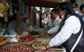 TPID DIY mengimbau masyarakat tidak melakukan aksi borong bahan pokok