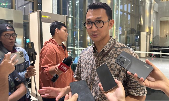 KPK sita miliaran rupiah dan tiga kg emas dalam OTT Ditjen Bea Cukai