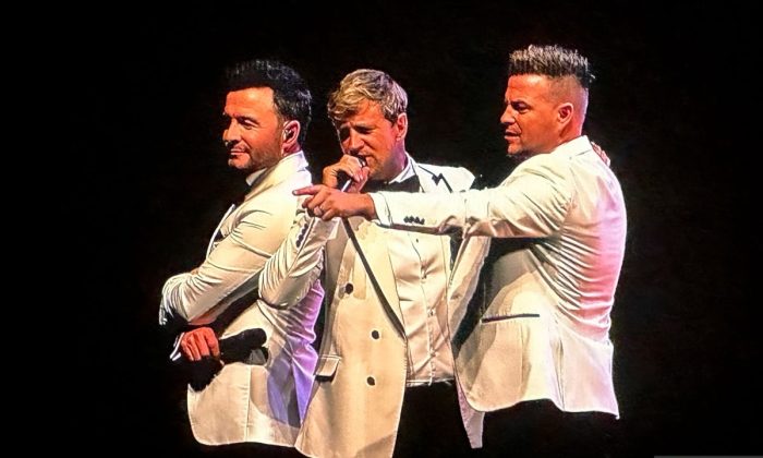 Bernostalgia bersama Westlife dalam konser "A Gala Evening"