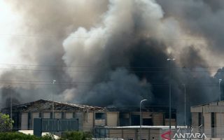 Ali Khamenei: Jika AS serang Iran, akan pecah perang regional