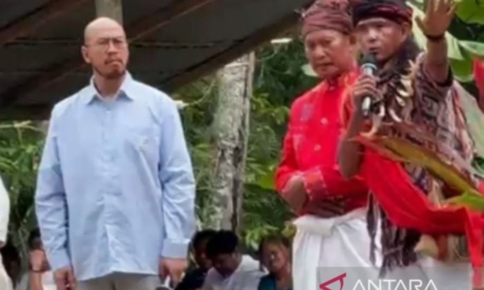 Panji Pragiwaksono tuntas jalani sanksi adat di Toraja