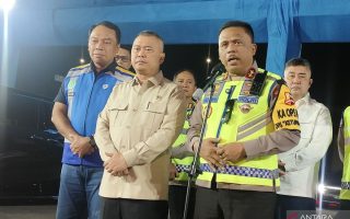 Polri mulai "one way" nasional pada Rabu siang