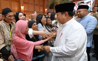 Cerita warga berlebaran dengan Presiden di Istana Negara