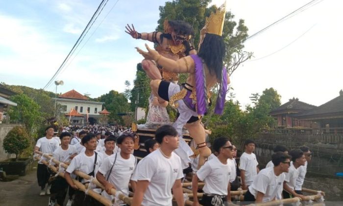 Umat Hindu Buleleng gelar pawai ogoh-ogoh
