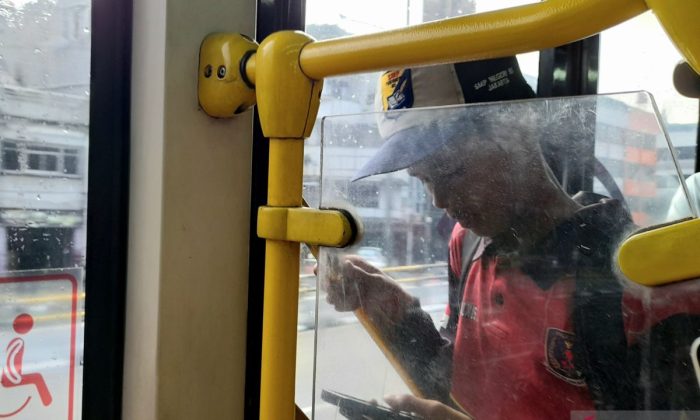 Edukasi orang tua kunci sukseskan regulasi pembatasan gawai anak