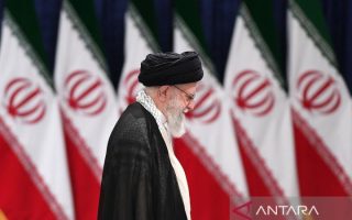 Tapak tilas Ali Khamenei, pengawal Revolusi Iran selama 3 dasawarsa