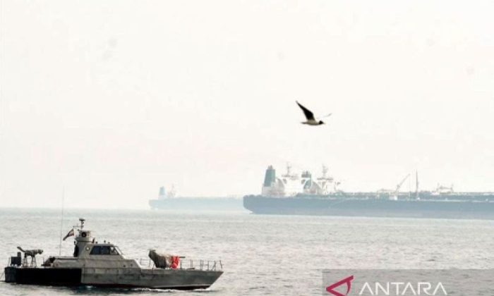 KBRI: Insiden ledakan kapal di Selat Hormuz, 3 WNI masih hilang