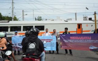 KAI Daop 6 mengintensifkan sosialisasi keselamatan perlintasan