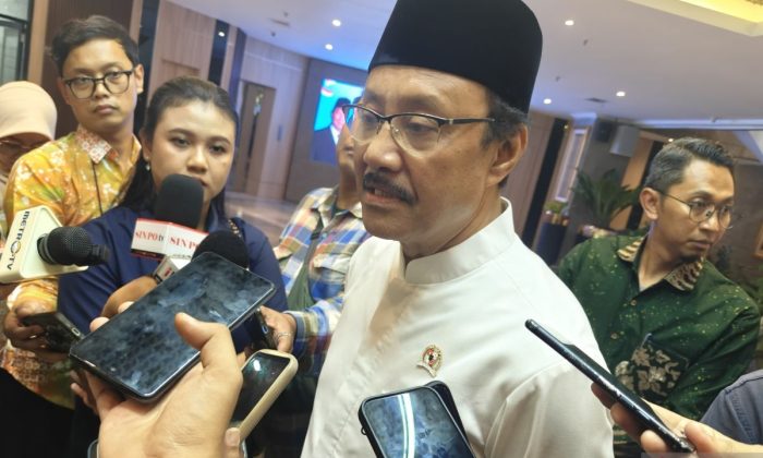 Kemensos menyiapkan skema penebalan bansos di tengah isu harga BBM