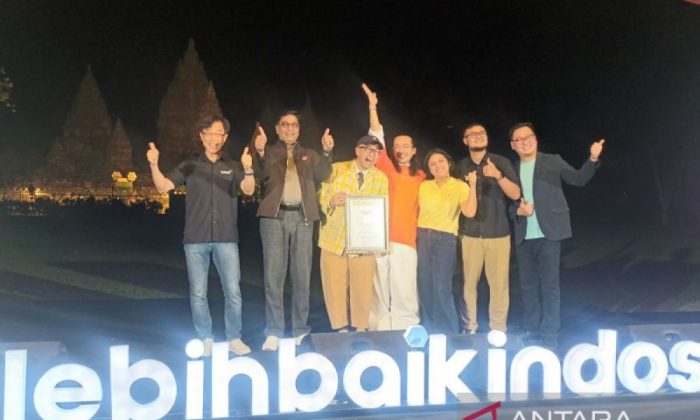 Indosat catatkan rekor Muri 13 jam siniar langsung dari bus Jakarta-Yogyakarta