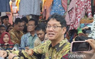 Menkeu menegaskan pasar tradisional tidak mati suri