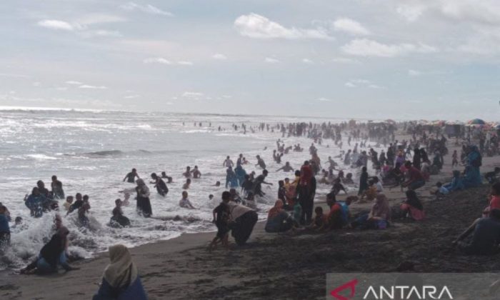 Satpol PP: Enam wisatawan selamat dari kecelakaan laut di pantai selatan DIY