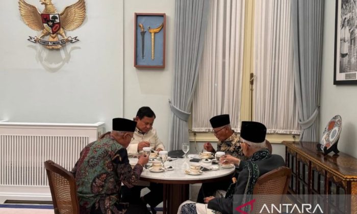 Prabowo berbuka puasa bersama pimpinan NU, Muhammadiyah, MUI di Istana