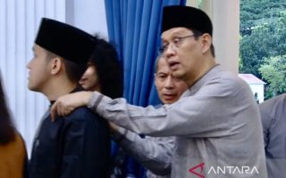 Jajaran menteri dan pejabat halalbihalal dengan Presiden di Istana
