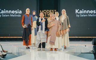 Wastra NusJogjajateng.com melaju ke panggung: Penampilan fashion show perdana Kainnesia dengan koleksi "Bumi Segara"