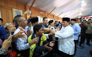 Sejumlah pengemudi ojek daring bangga bisa ikut Lebaran di Istana