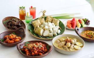 Ketupat Lebaran dalam balutan budaya "rijsttafel"