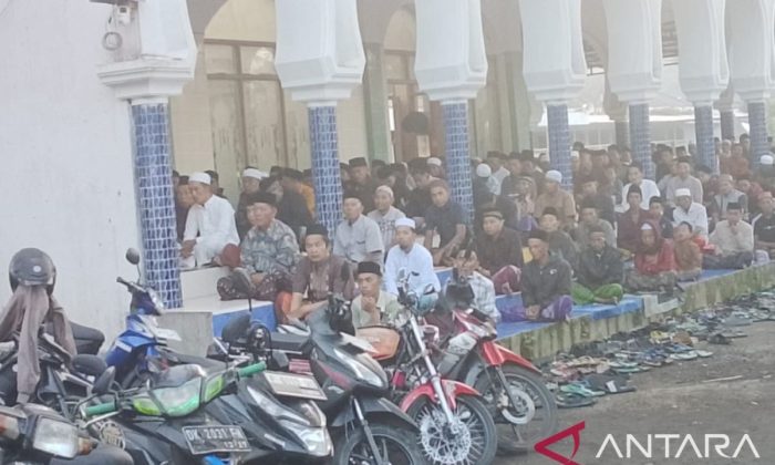 Sebagian warga Jember dan Bondowoso Lebaran lebih awal