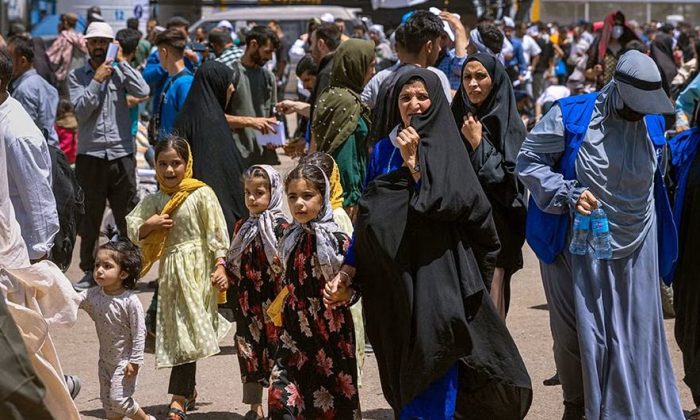 World News in Brief: Afghan-Pakistan border clashes latest, murder of Iraqi women’s rights activist condemned, Chile leprosy milestone