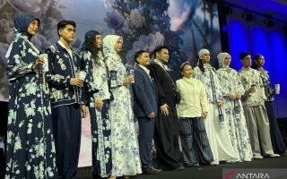 Ivan Gunawan hadirkan koleksi busana Lebaran