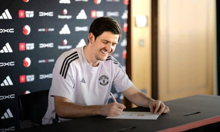 Harry Maguire memperpanjang kontrak dengan Manchester United