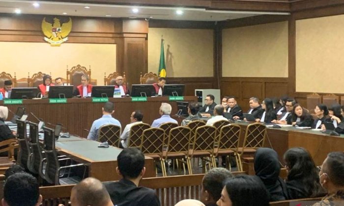 Lima terdakwa korupsi minyak mentah dituntut 6-12 tahun penjara