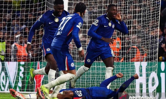 Chelsea memperpanjang kontrak gelandang Moises Caicedo