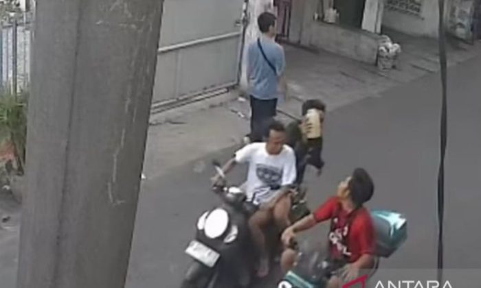 Detik-detik Pria Jadi Korban Penyiraman Diduga Air Keras di Cengkareng