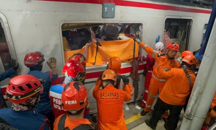 Update Tabrakan Kereta di Bekasi Timur: 5 Orang Tewas, 3 Masih Terjepit Gerbong