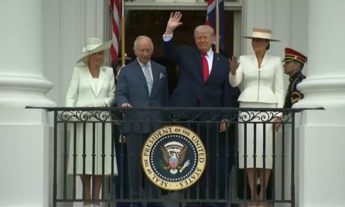 Diklaim Sepupu Raja Inggris, Trump Ingin Tinggal di Istana Buckingham