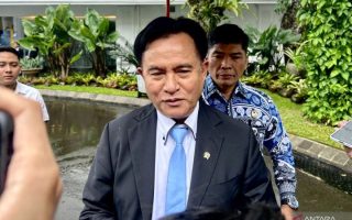 Menko Yusril menerima informasi buronan Riza Chalid di Malaysia
