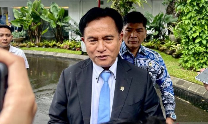 Menko Yusril menerima informasi buronan Riza Chalid di Malaysia