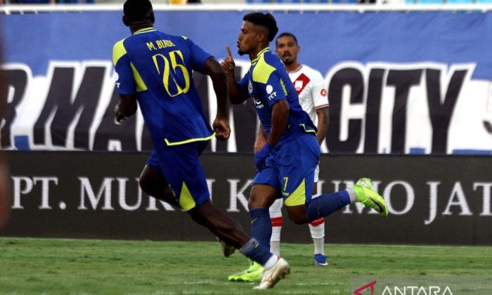 Arema FC bungkam Persis Solo 2-0