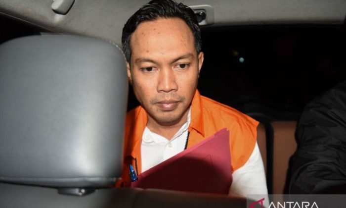 KPK periksa delapan pejabat dinas Cilacap untuk dalami pengumpulan THR