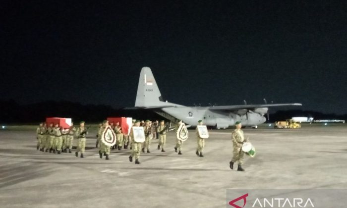 Jenazah dua prajurit TNI yang gugur di Lebanon diserahkan kepada keluarga