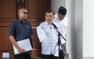 JK bantah tudingan dirinya danai pihak-pihak persoalkan ijazah Jokowi