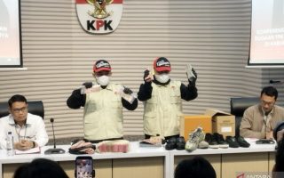 KPK menetapkan Bupati Tulungagung dan ajudan tersangka korupsi pemerasan