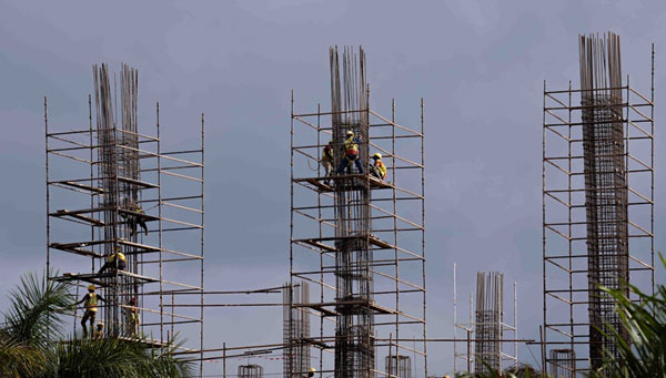 Africa Faces Mounting Risks Just as Growth Gains Take Hold