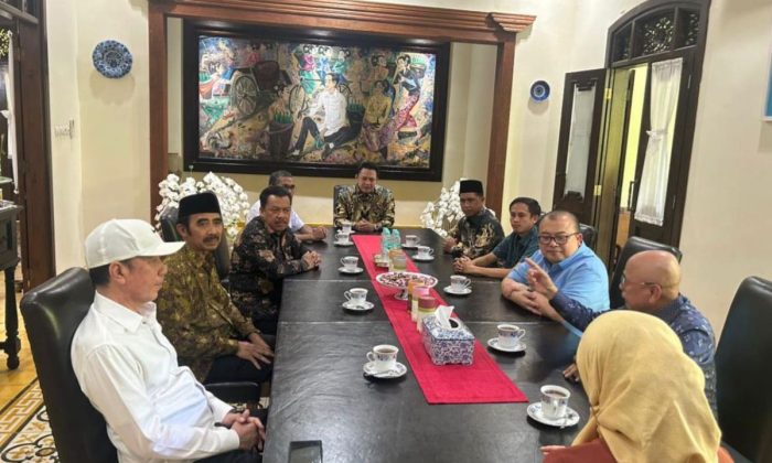 Darmizal dampingi delapan ketua ormas bertemu Jokowi di Solo