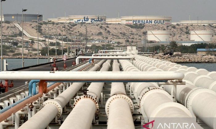 Arab Saudi desak AS buka blokade Selat Hormuz dan kembali berunding