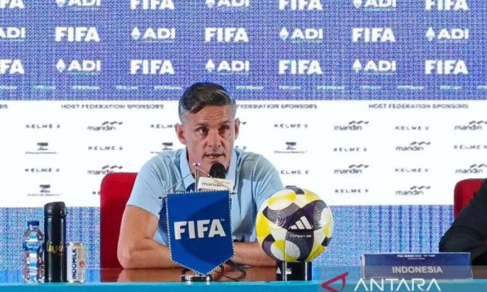 John Herdman main bola dengan warga di Lombok usai FIFA Series 2026