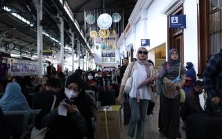 KAI Daop 6 Yogyakarta menyampaikan permohonan maaf perjalanan KA 45 Taksaka Relasi Yogyakarta-Gambir untuk Senin, 6 April 2026 dibatalkan