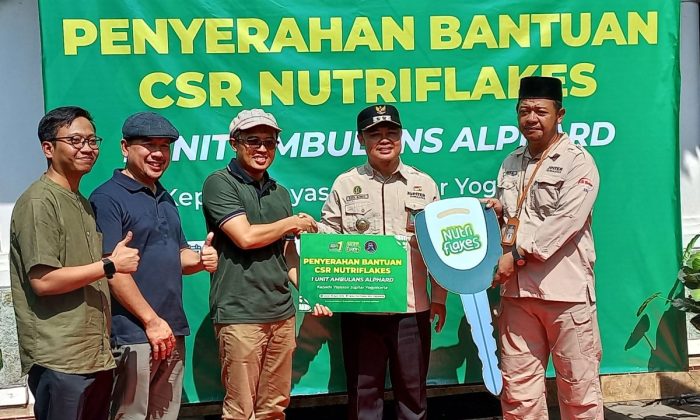 Wujudkan kepedulian kesehatan dan kemanusiaan, Nutriflakes serahkan ambulans Alphard kepada Yayasan Jupiter