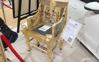 Replika kursi Firaun terjual Rp80 juta