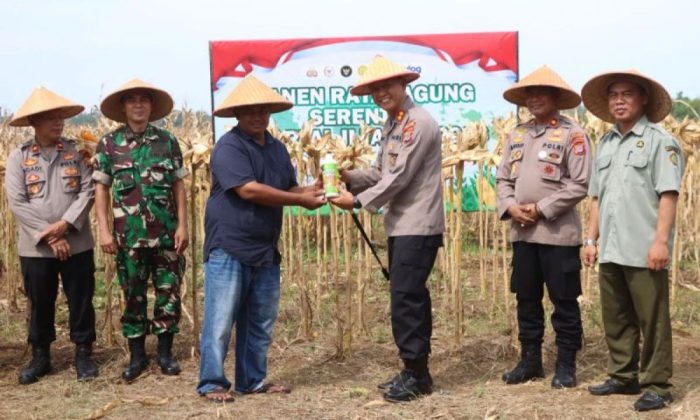 Polres Kulon Progo melaksanakan penanaman jagung dukung ketahanan pangan