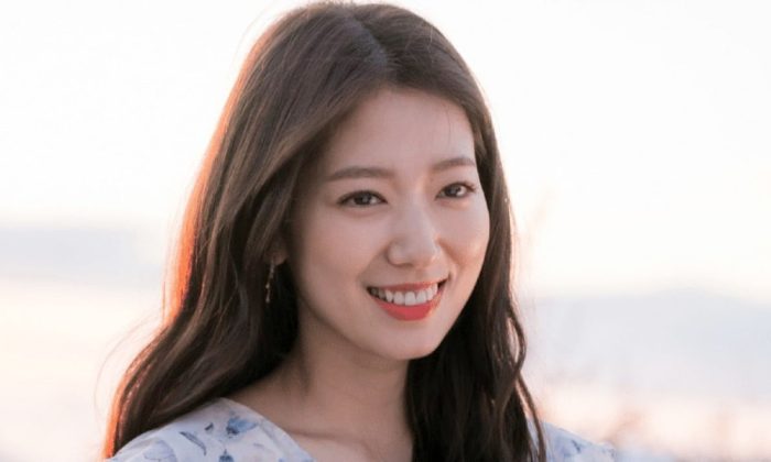 Rahasia Kulit Kencang dan Awet Muda Park Shin Hye di Usia 30an