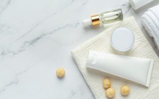 Pakai Skincare Approved by Beauty Vlogger Sudah Pasti Cocok dan Aman? Begini Kata Dokter